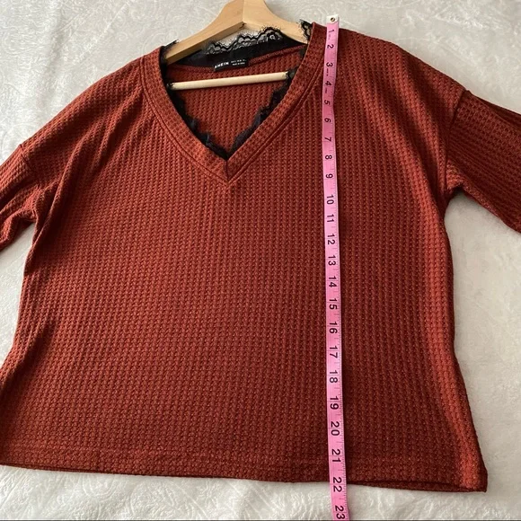 Eyelash Lace Trim V-Neck Waffle Top - Picture 4 of 10